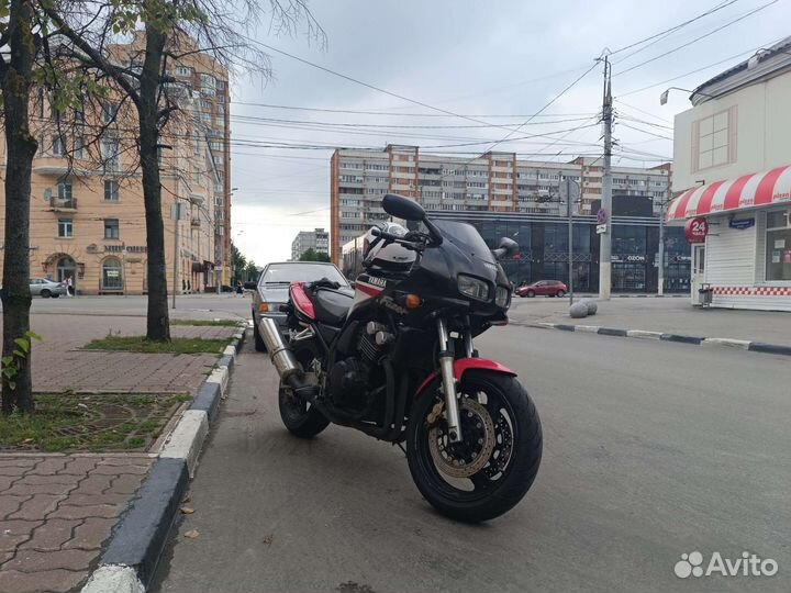 Yamaha FZ400