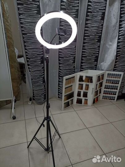 Кольцевая лампа со штативом