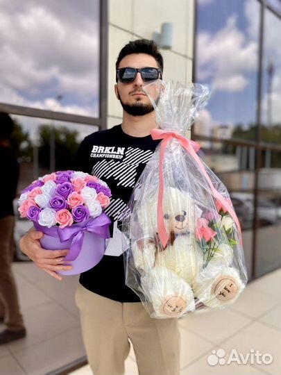 Букет роз цветы 105 роз