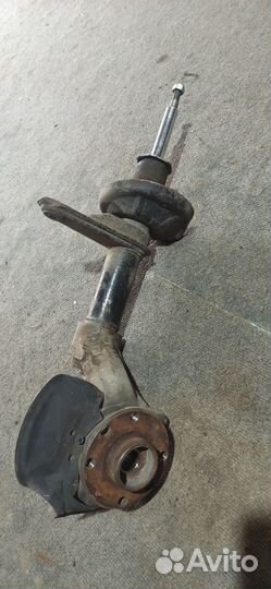 Поворотный кулак со ступицей