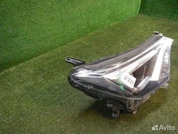 Фара правая Toyota RAV4