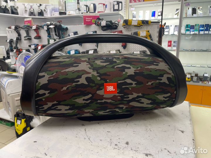 Портативная акустика JBL Boombox (спут)