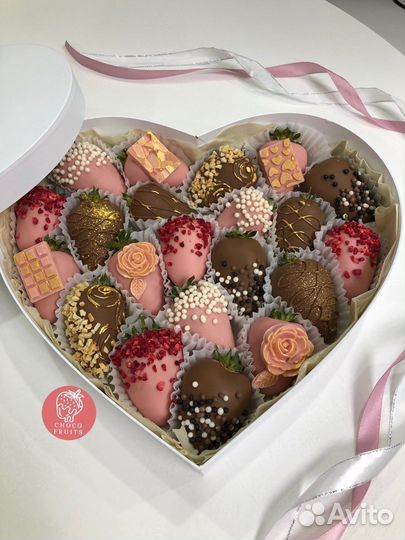 Клубника в шоколаде подарок коробка сердце