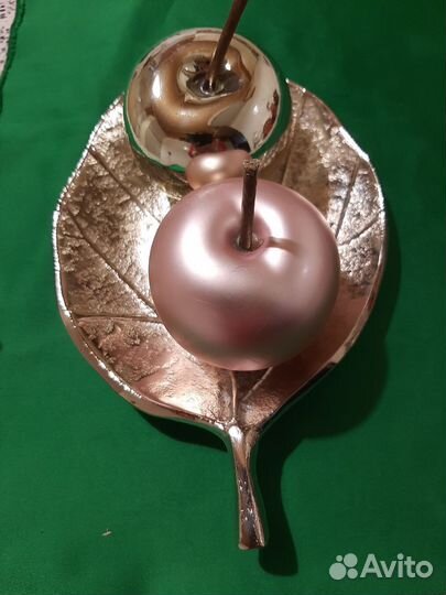 Набор яблоки на блюде