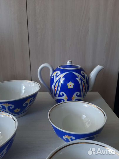 Сервиз фарфоровый 