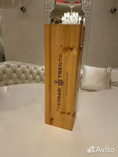 Бутылка Ferrari