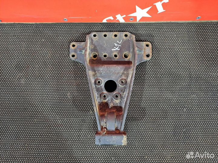 Кронштейн тяги реактивной камаз 5490