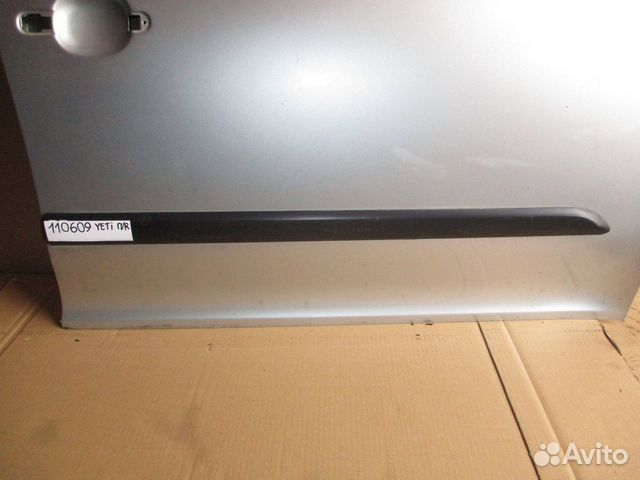 Молдинг передней правой двери Skoda Yeti (5L)