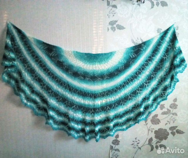 Шаль вязаная, ручная работа