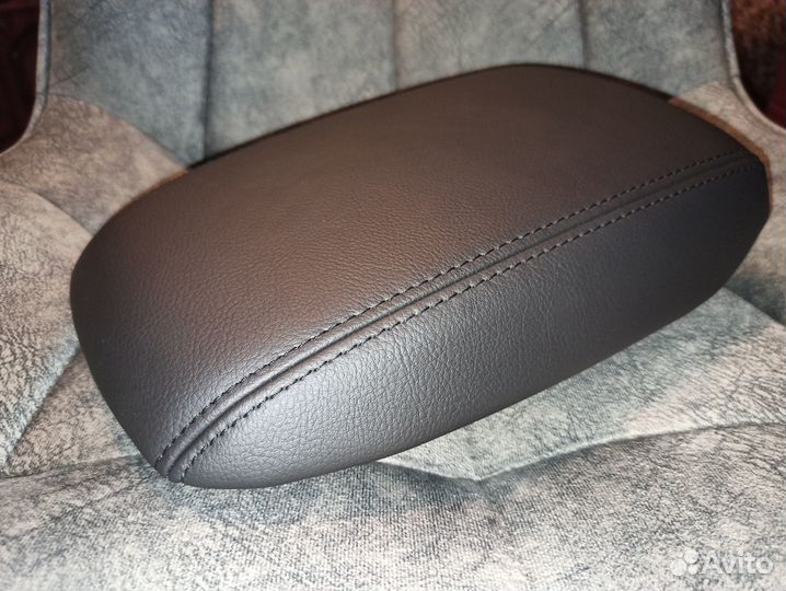 Накладка подлокотник Ford Focus 3 2011-2019