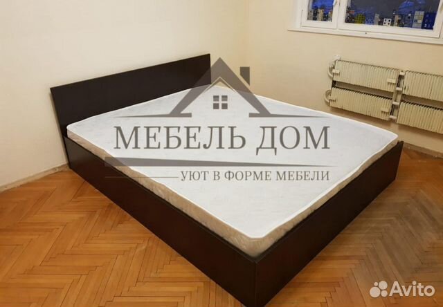 Кровать с матрасом