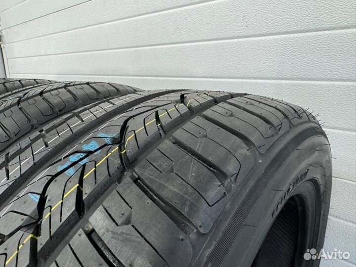 Nitto NT421Q 235/55 R17 99V