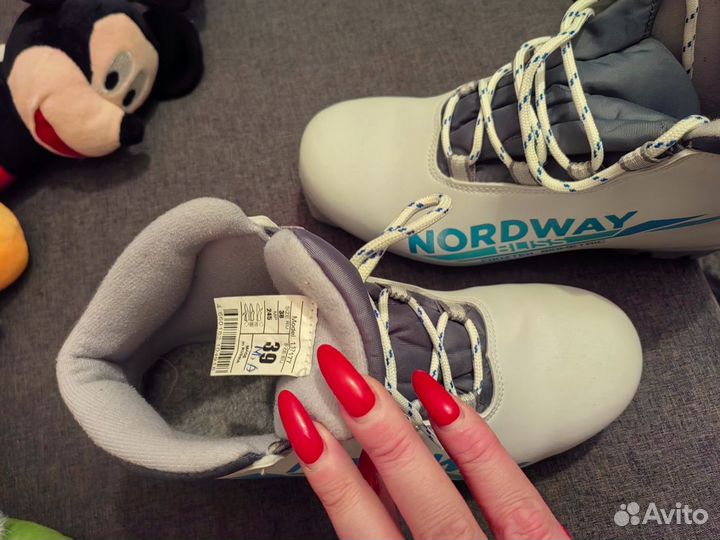 Лыжные ботинки