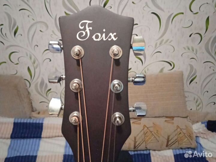 Акустическая гитара