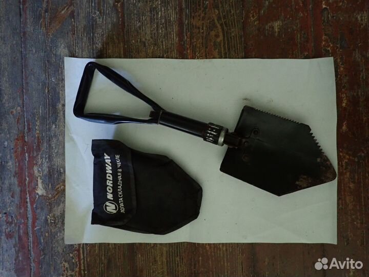 Фляги, лопаты, сковорода, котелки, крючья