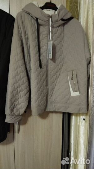 Продам куртку женскую осень-весна