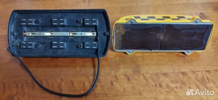 Гребень. Шашечки. Такси. Знак