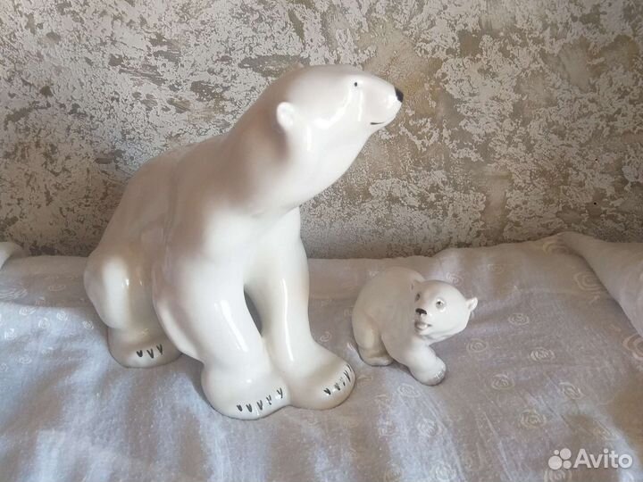 Белый медведь и медвежонок лфз