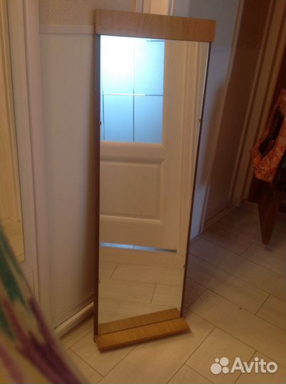 Зеркало на подрамнике с полочкой