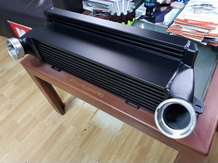 Интеркулер BMW E90 E91 E92 E93 325D 330D 335D M57