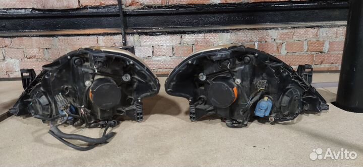 Фара на nissan tiida c11