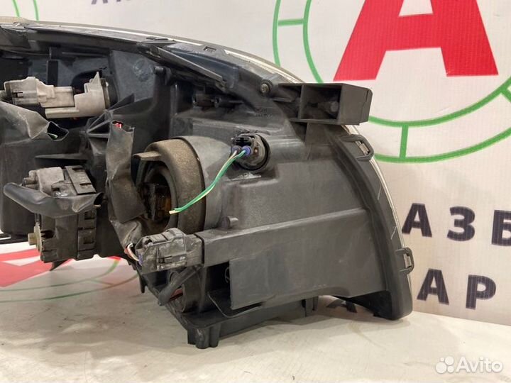 Фара передняя левая Toyota Avensis T25 1zzfe 2007