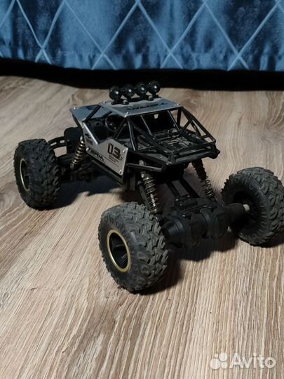 Машинка краулер на радиоуправлении