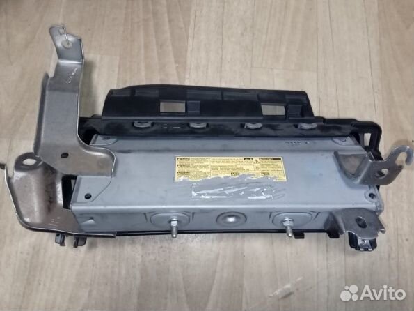 Подушка в колено Лексус нх 200 300