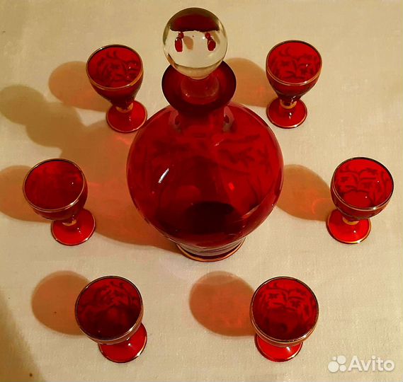 Рубиновое стекло 60е годы.Богемия.Графин и рюмки