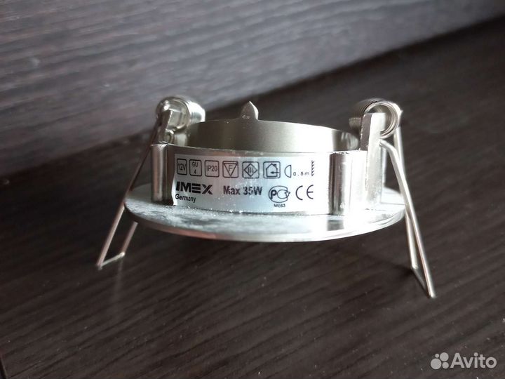 Светильник потолочный встраиваемый