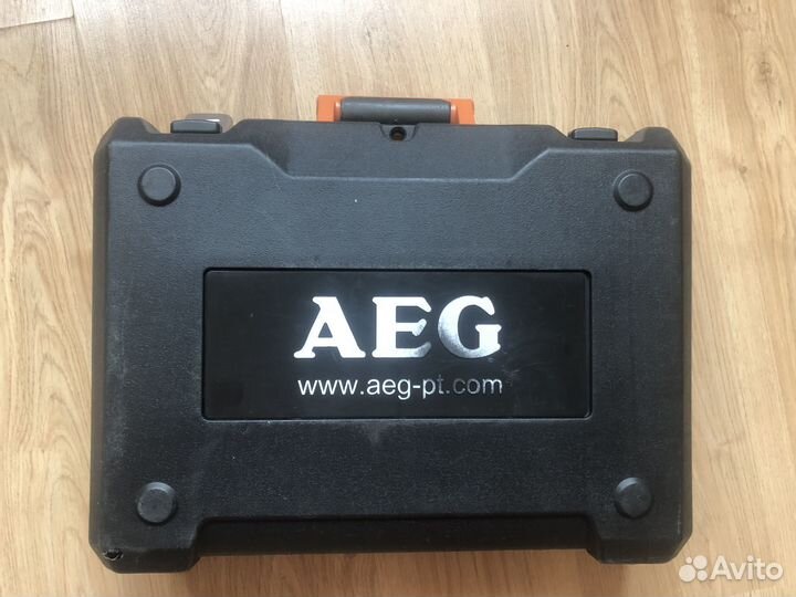 Шуруповерт AEG