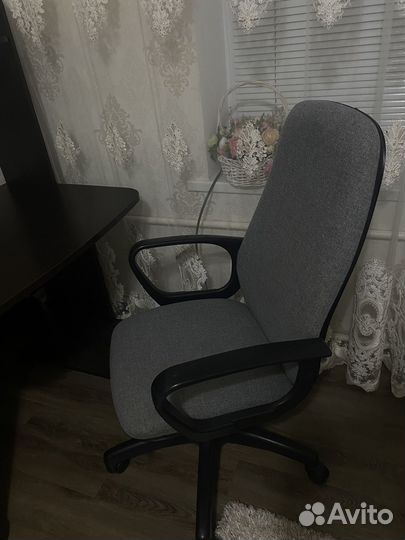 Компьютерный стол бу со стулом
