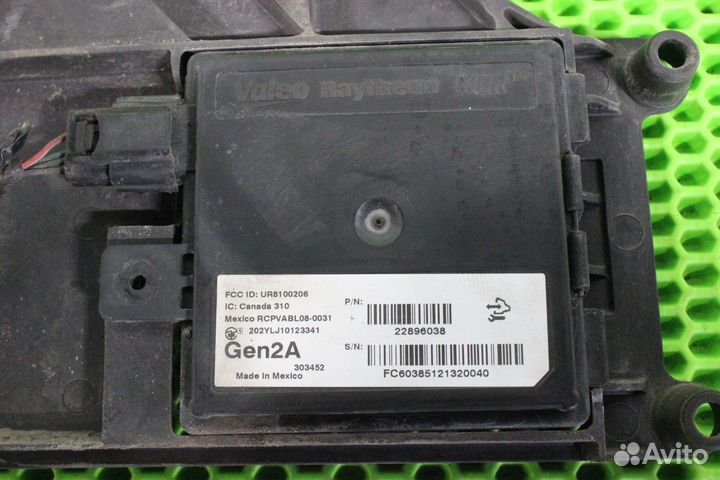 Датчик слепых зон правый Cadillac Escalade GMT900