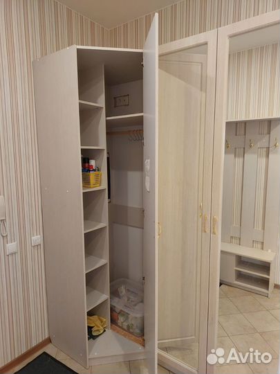 Шкаф угловой