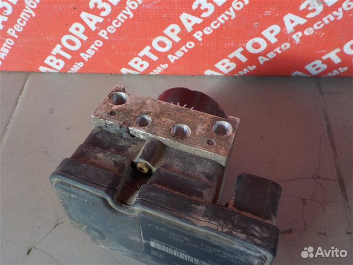 Насос ABS Opel Zafira B Z18XER 2011