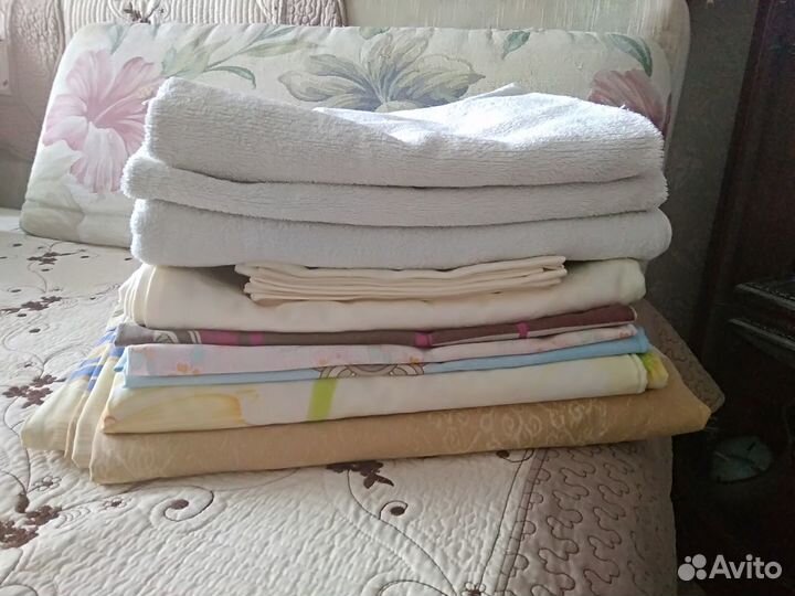 Белье постельное, скатерть,полотенца