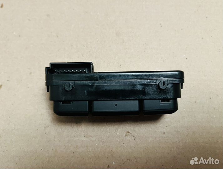 Блок кнопок Mercedes A1728208701