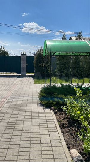 Коттедж 200 м² на участке 15 сот.