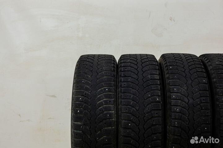 Bridgestone Blizzak Spike-01 215/70 R16 100T