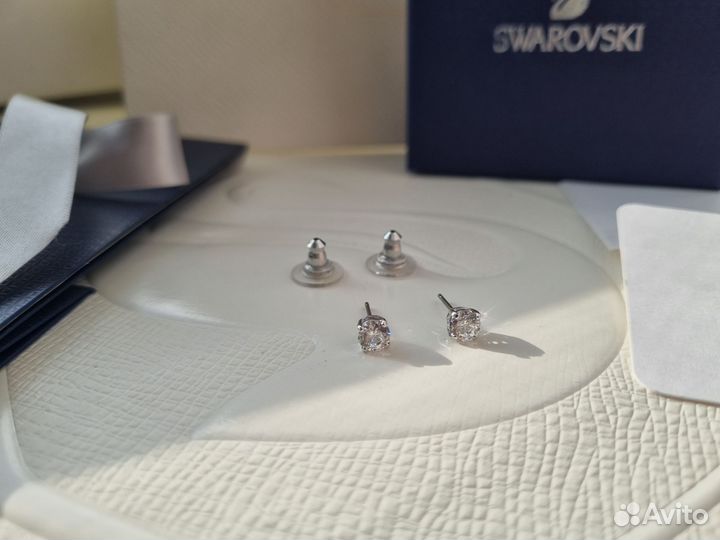 Серьги пусеты Attract Swarovski оригинал