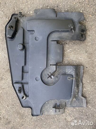 Дефлектор радиатора Citroen DS3 9683816580