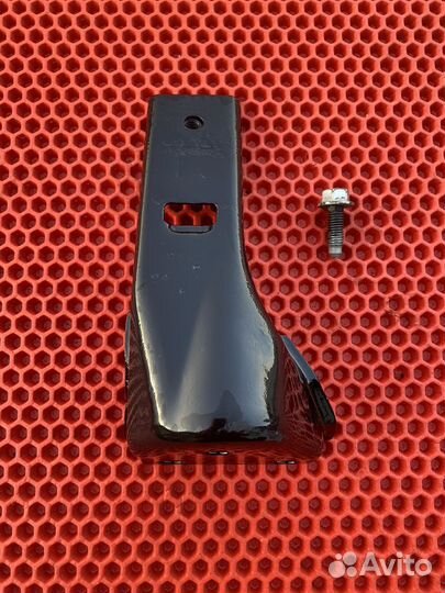 Кронштейн заднего стабилизатора Mitsubishi Carisma