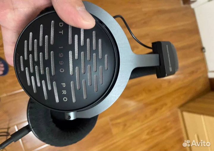 Beyerdynamic DT 1990 pro