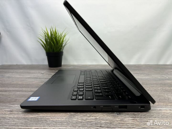 Dell Latitude 7400