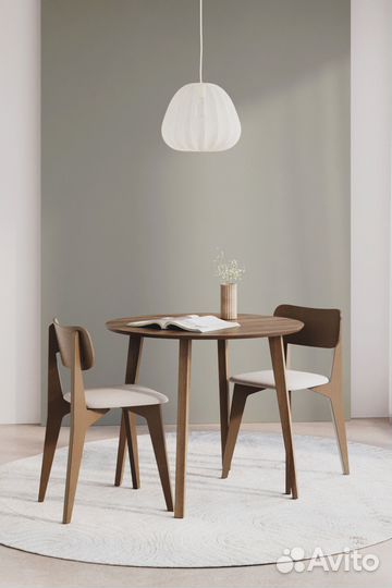 Обеденный круглый стол