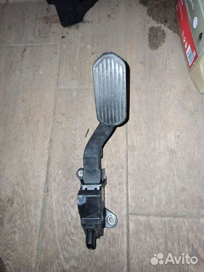 Педаль газа Toyota Corolla 1 (E160/E170) рест