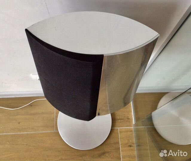 Bang & Olufsen BeoLab 4000 + стойки и подставки