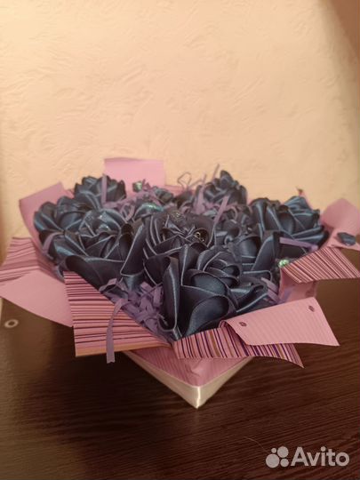 Цветы из атласных лент