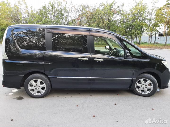 Nissan Serena 2.0 CVT, 2012, 136 000 км