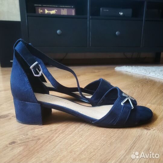 Marco tozzi босоножки 40